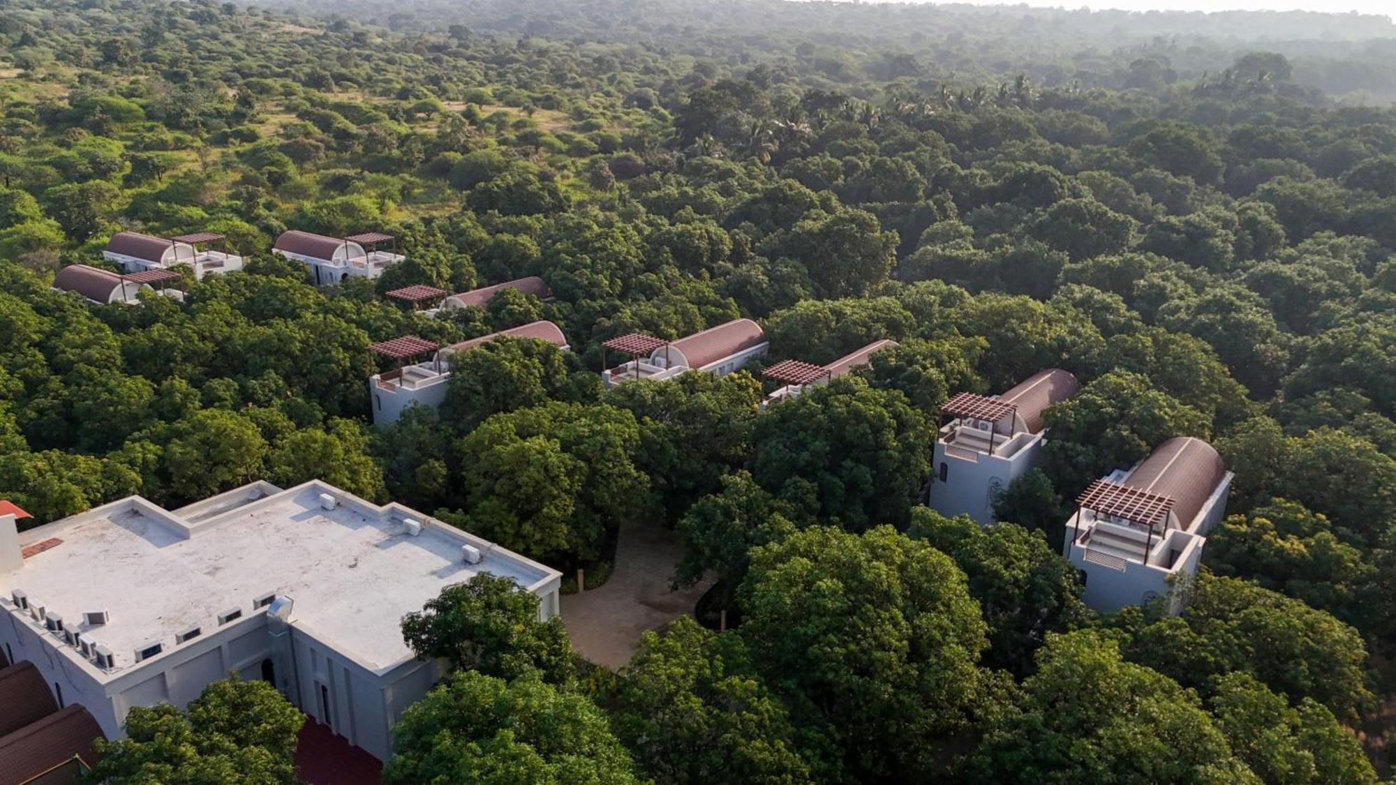 Le Casa Lion Resort A Premium Resort In ササン・ギル エクステリア 写真