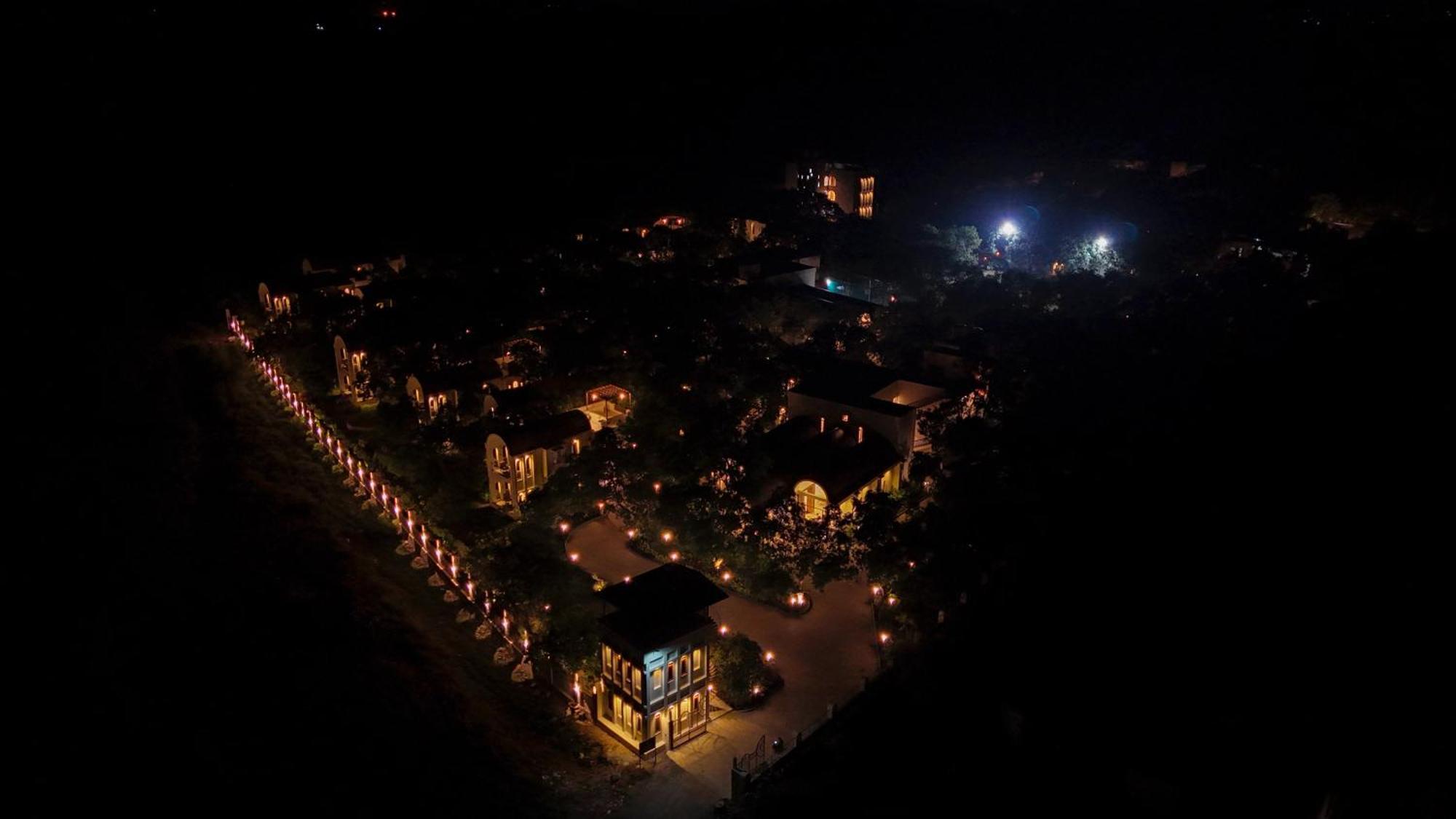 Le Casa Lion Resort A Premium Resort In ササン・ギル エクステリア 写真